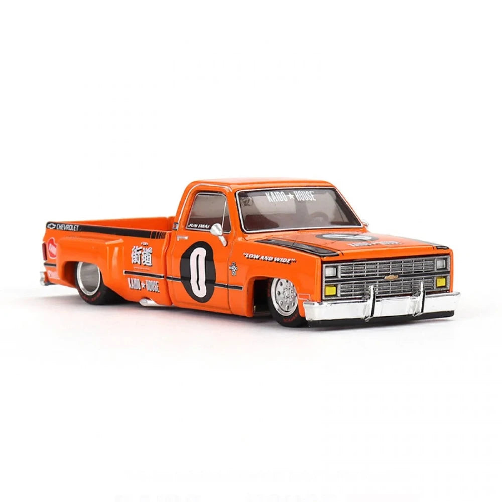 Toyworld-Byronbay-Lismore-Ballina--Mini-GT-1:64-Chevrolet-Silverado-Dually-Kaido-Works-V2